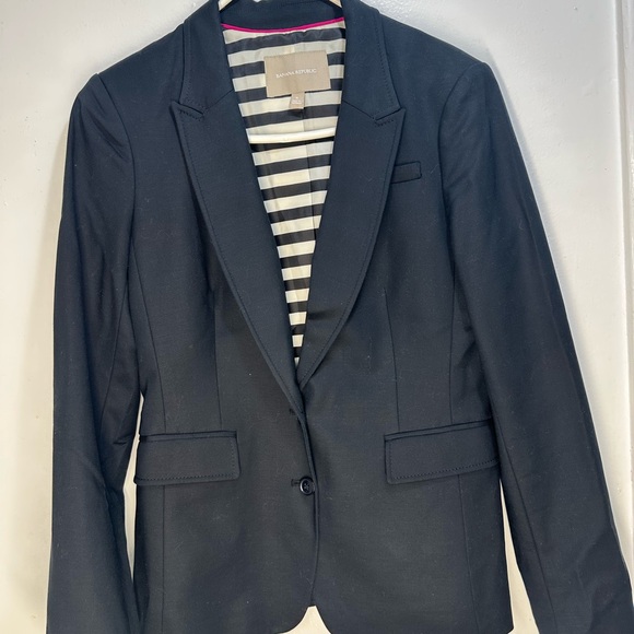 Banana Republic Black Blazer with Striped Lining - Picture 3 of 7